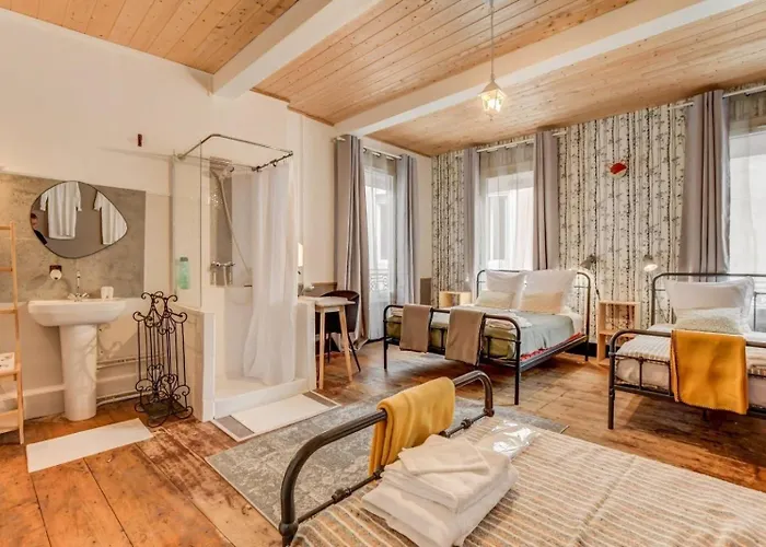 Eau Berges Hostel Val-de-Sos