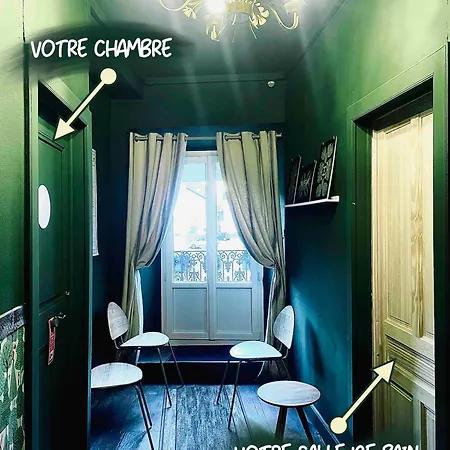 Eau Berges Hostel