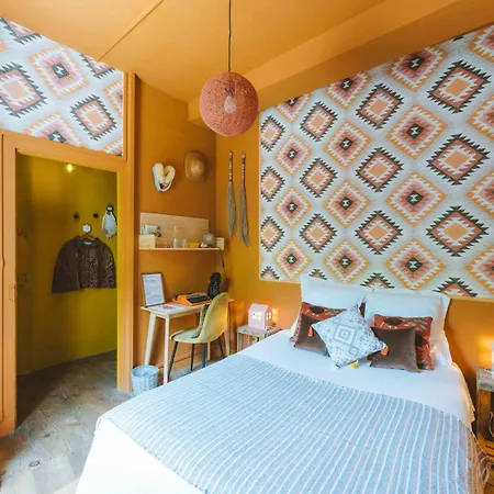 Eau Berges Hostel