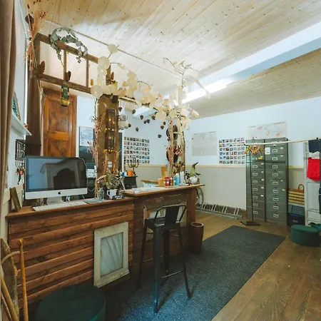 Hostel Eau Berges *