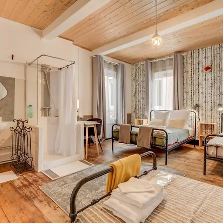 Eau Berges Hostel Val-de-Sos